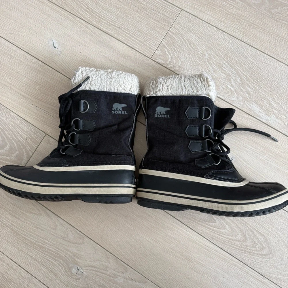 Sorel Waterproof Black and Cream Winter Boots Women’s Size 7 - Picture 4 of 11